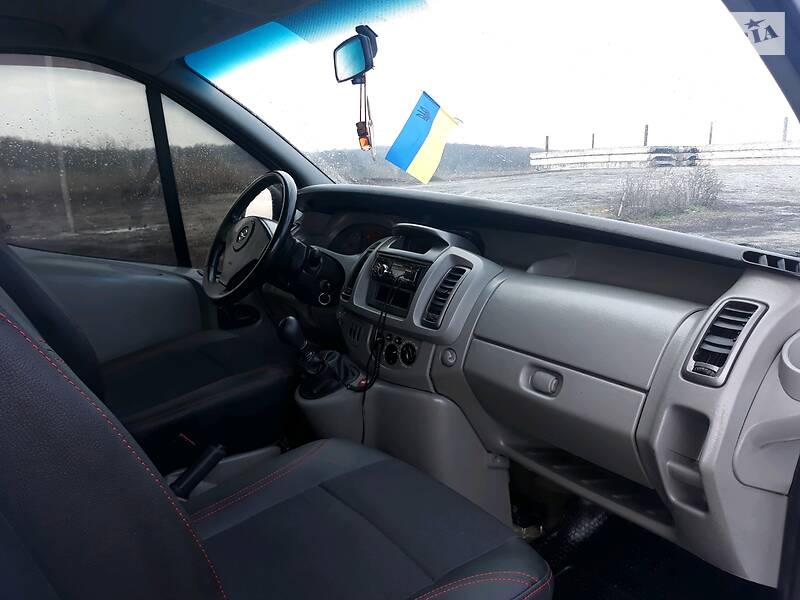 Вантажопасажирський фургон Opel Vivaro 2008 в Вінниці