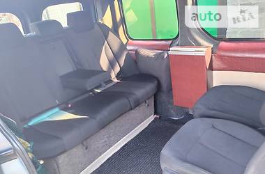  Opel Vivaro 2004 в 