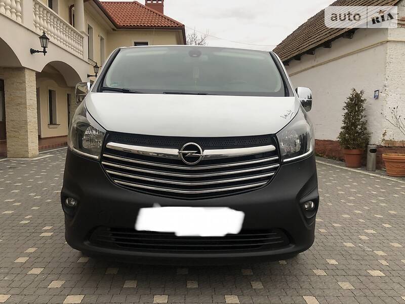 Вантажопасажирський фургон Opel Vivaro 2016 в Береговому