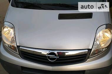 Вантажопасажирський фургон Opel Vivaro 2009 в 