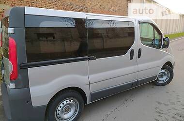 Вантажопасажирський фургон Opel Vivaro 2009 в 