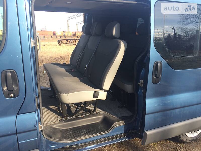 Грузопассажирский фургон Opel Vivaro 2009 в Львове