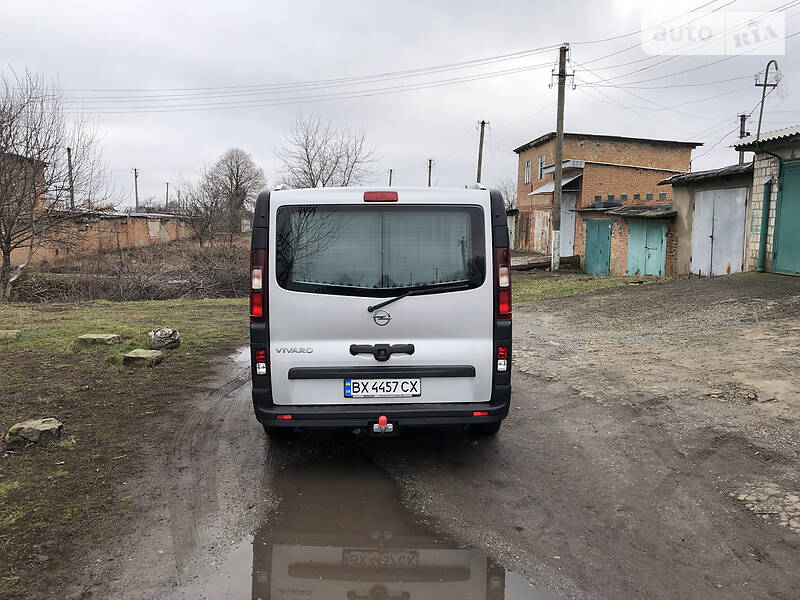 Мінівен Opel Vivaro 2015 в Козятині