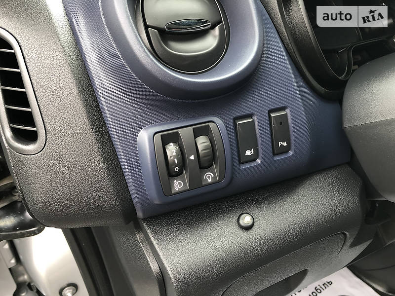 Мінівен Opel Vivaro 2015 в Козятині