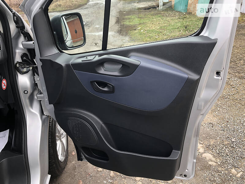 Мінівен Opel Vivaro 2015 в Козятині