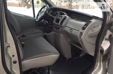 Вантажопасажирський фургон Opel Vivaro 2009 в 