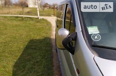 Вантажопасажирський фургон Opel Vivaro 2006 в 