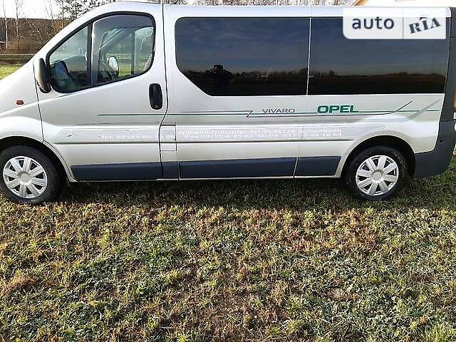 Вантажопасажирський фургон Opel Vivaro 2002 в Ратному