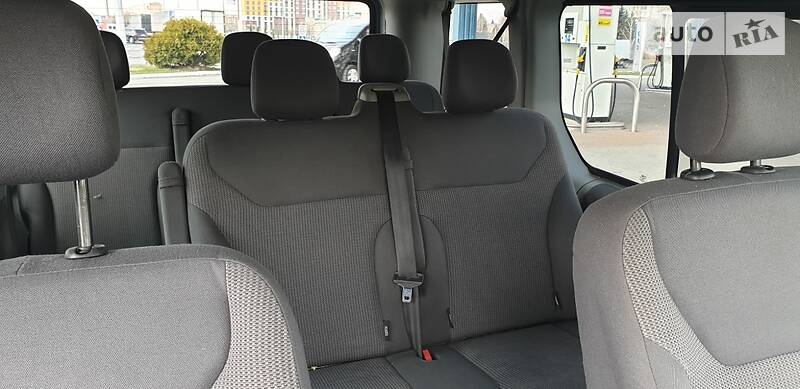 Мінівен Opel Vivaro 2011 в Ковелі