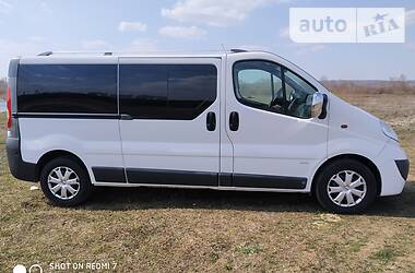Мінівен Opel Vivaro 2011 в 