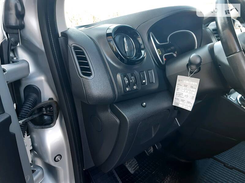 Вантажопасажирський фургон Opel Vivaro 2015 в Дубні фото 14 Вантажопасажирський фургон Opel Vivaro 2015 в Дубні