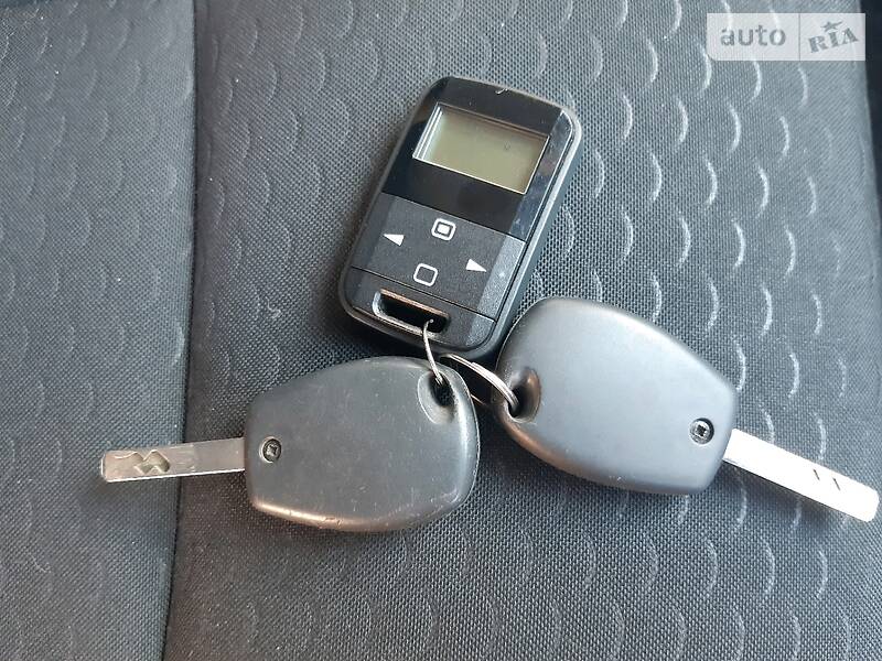 Вантажопасажирський фургон Opel Vivaro 2015 в Дубні фото 23 Вантажопасажирський фургон Opel Vivaro 2015 в Дубні