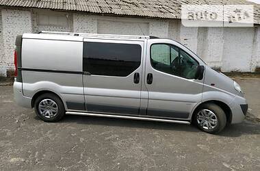 Вантажопасажирський фургон Opel Vivaro 2010 в 