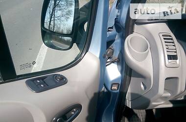 Мінівен Opel Vivaro 2013 в 