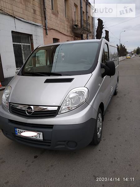 Вантажопасажирський фургон Opel Vivaro 2013 в Овручі