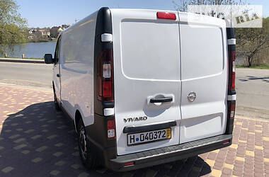 Вантажопасажирський фургон Opel Vivaro 2016 в Вінниці