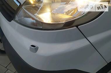 Вантажопасажирський фургон Opel Vivaro 2011 в 