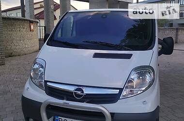 Вантажопасажирський фургон Opel Vivaro 2011 в 