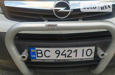 Вантажопасажирський фургон Opel Vivaro 2011 в 