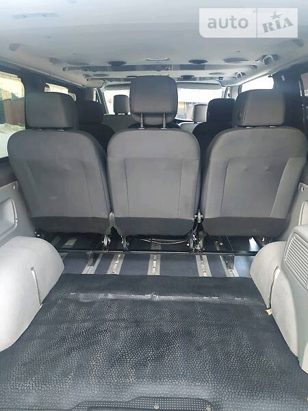 Грузопассажирский фургон Opel Vivaro 2011 в Львове