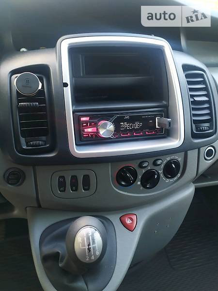 Грузопассажирский фургон Opel Vivaro 2011 в Львове