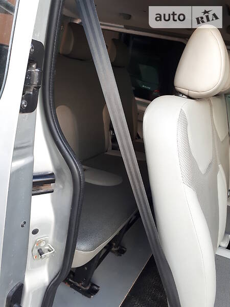 Мінівен Opel Vivaro 2011 в Косові