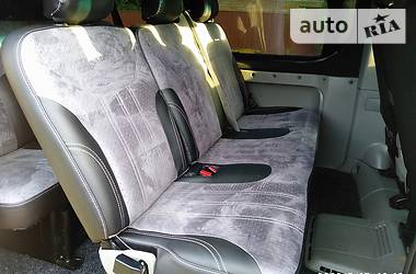 Вантажопасажирський фургон Opel Vivaro 2013 в 