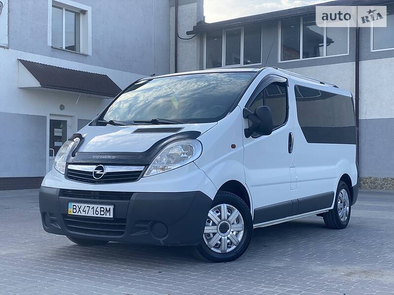 Вантажопасажирський фургон Opel Vivaro 2007 в Теофіполі