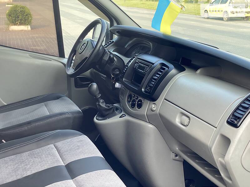 Вантажопасажирський фургон Opel Vivaro 2007 в Теофіполі