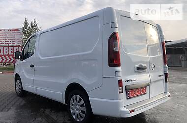 Грузопассажирский фургон Opel Vivaro 2016 в Киеве