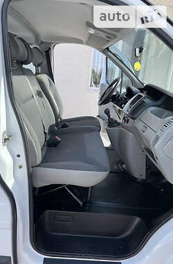 Минивэн Opel Vivaro 2011 в Ровно