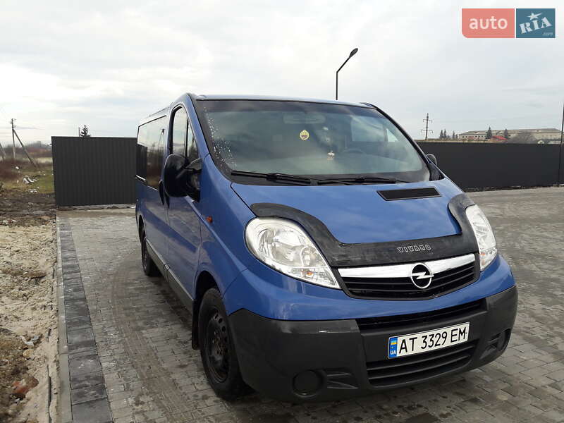 Минивэн Opel Vivaro 2009 в Городенке