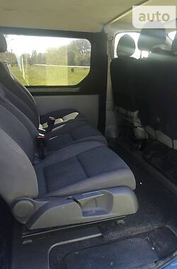 Вантажопасажирський фургон Opel Vivaro 2011 в Сумах