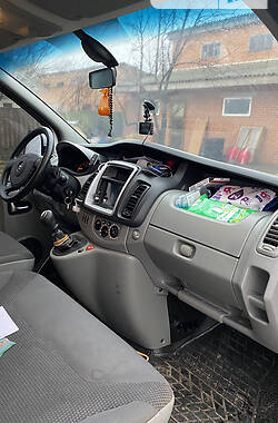 Вантажопасажирський фургон Opel Vivaro 2013 в Сумах