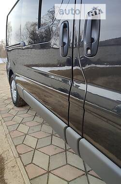 Минивэн Opel Vivaro 2007 в 