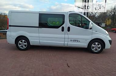 Вантажний фургон Opel Vivaro 2013 в Рівному