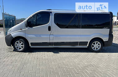 Минивэн Opel Vivaro 2003 в Хусте