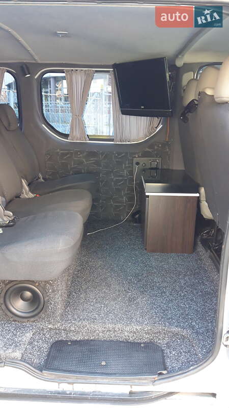 Мінівен Opel Vivaro 2012 в Києві