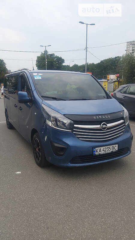 Мінівен Opel Vivaro 2017 в Києві