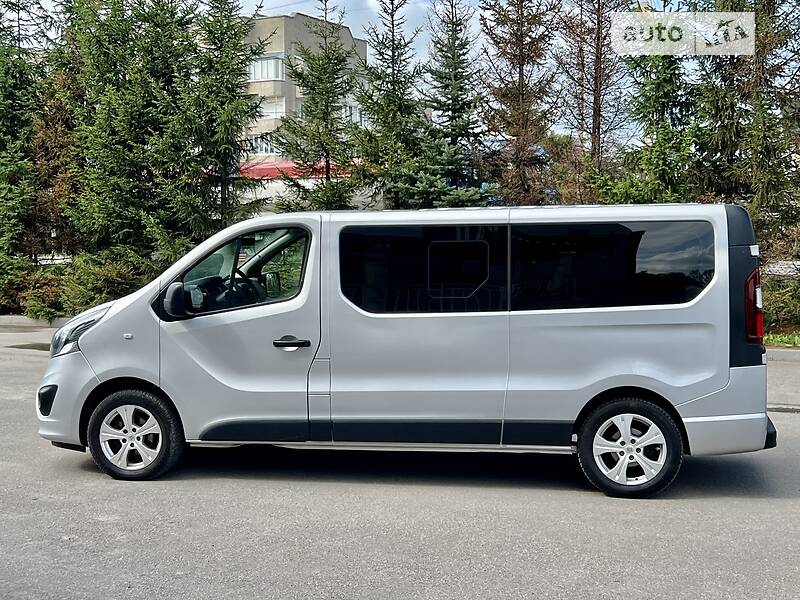 Мінівен Opel Vivaro 2016 в Тернополі