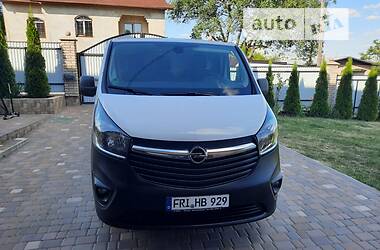 Мінівен Opel Vivaro 2017 в Чернівцях