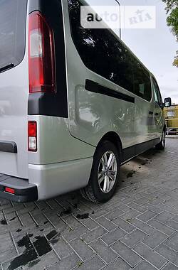 Мінівен Opel Vivaro 2015 в Чернівцях