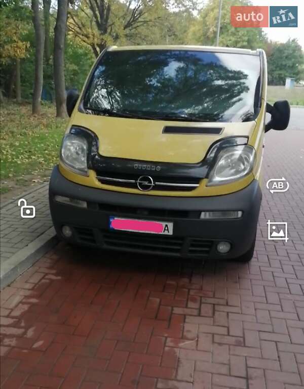 Минивэн Opel Vivaro 2004 в Новоселице