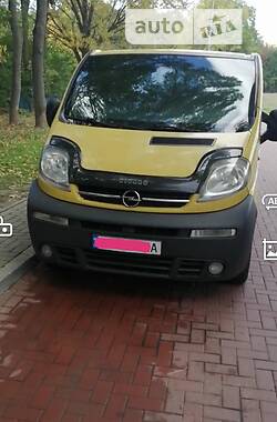 Минивэн Opel Vivaro 2004 в Новоселице