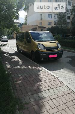 Минивэн Opel Vivaro 2004 в Новоселице