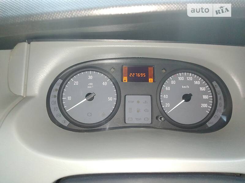 Минивэн Opel Vivaro 2007 в Ивано-Франковске