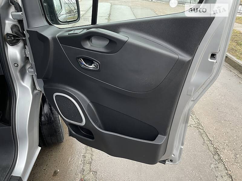 Мінівен Opel Vivaro 2017 в Києві