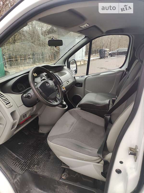 Грузовой фургон Opel Vivaro 2011 в Киеве