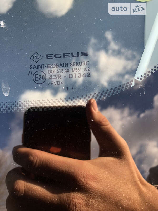 Вантажний фургон Opel Vivaro 2016 в Чернівцях