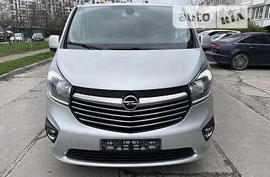 Минивэн Opel Vivaro 2017 в 